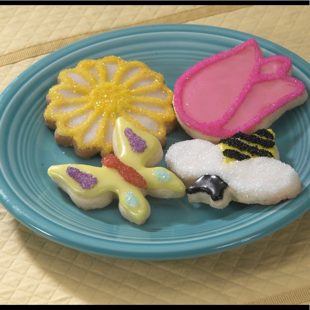 NORDIC WARE Cookie Cutter Spring 8 shapes (4 per side) - Picture 4 of 6